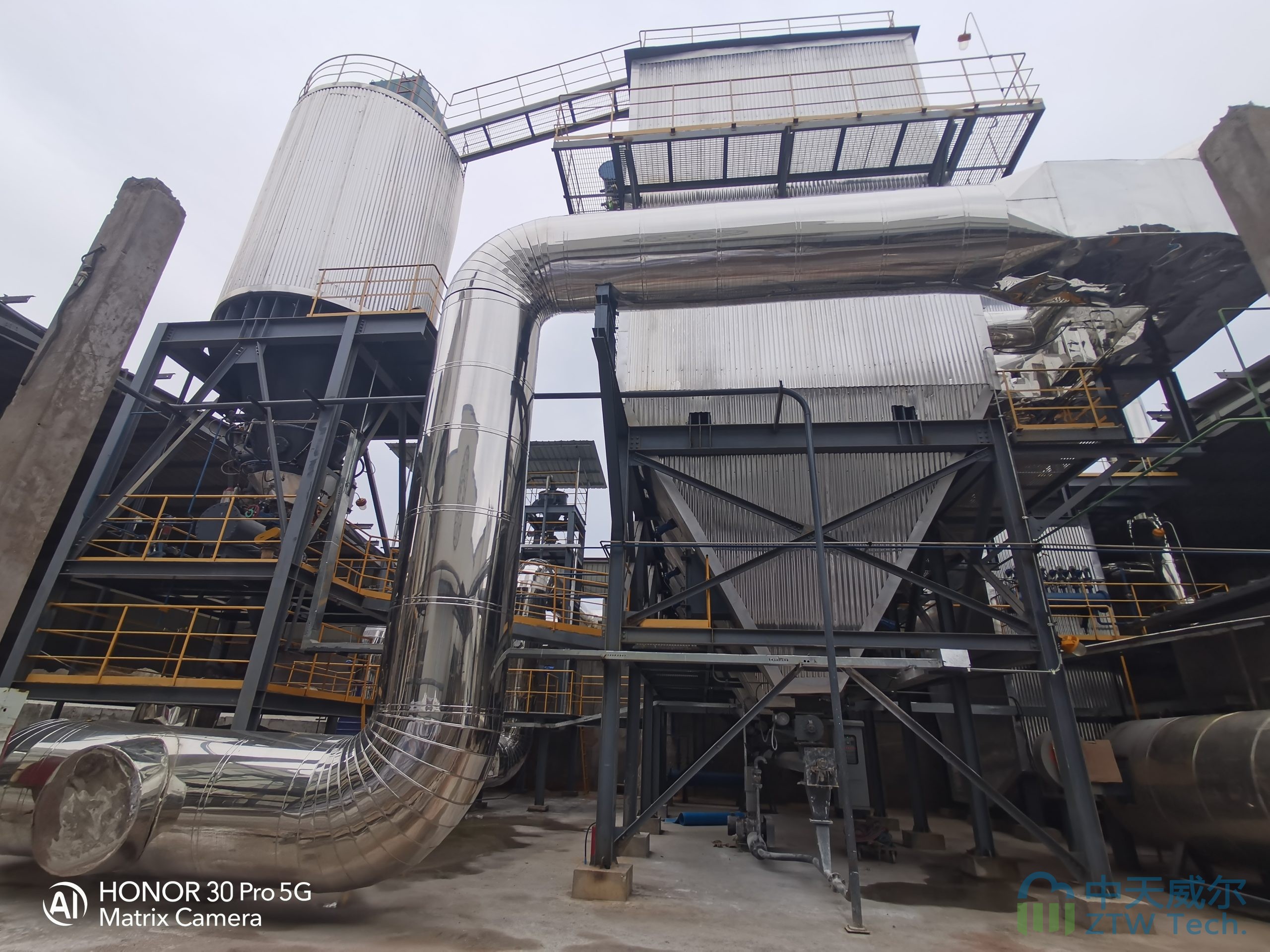 四川XX玻璃公司1、2、4線全氧玻璃熔窯煙氣凈化治理項(xiàng)目插圖1陶瓷催化濾管,陶瓷纖維濾管,玻璃窯爐,陶瓷一體化,塵硝一體化 四川XX玻璃公司1、2、4線全氧玻璃熔窯煙氣凈化治理項(xiàng)目插圖1陶瓷催化濾管,陶瓷纖維濾管,玻璃窯爐,陶瓷一體化,塵硝一體化